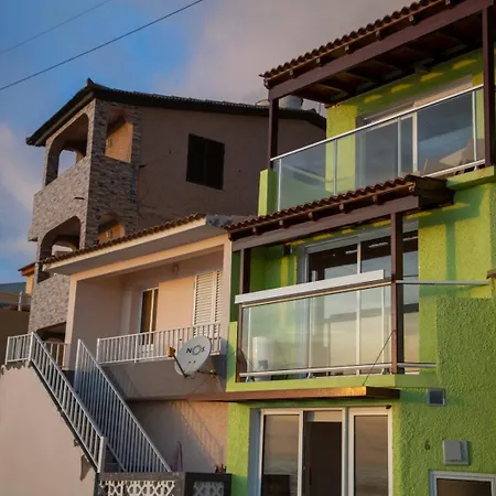 Appartement Wave Shadows House Oceanfront - Bottom Floor