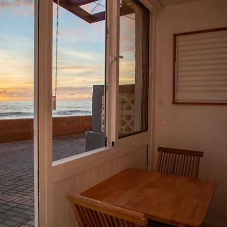 Appartement Wave Shadows House Oceanfront - Bottom Floor